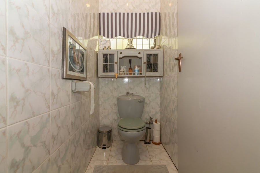 4 Bedroom Property for Sale in Wilgenhof Free State